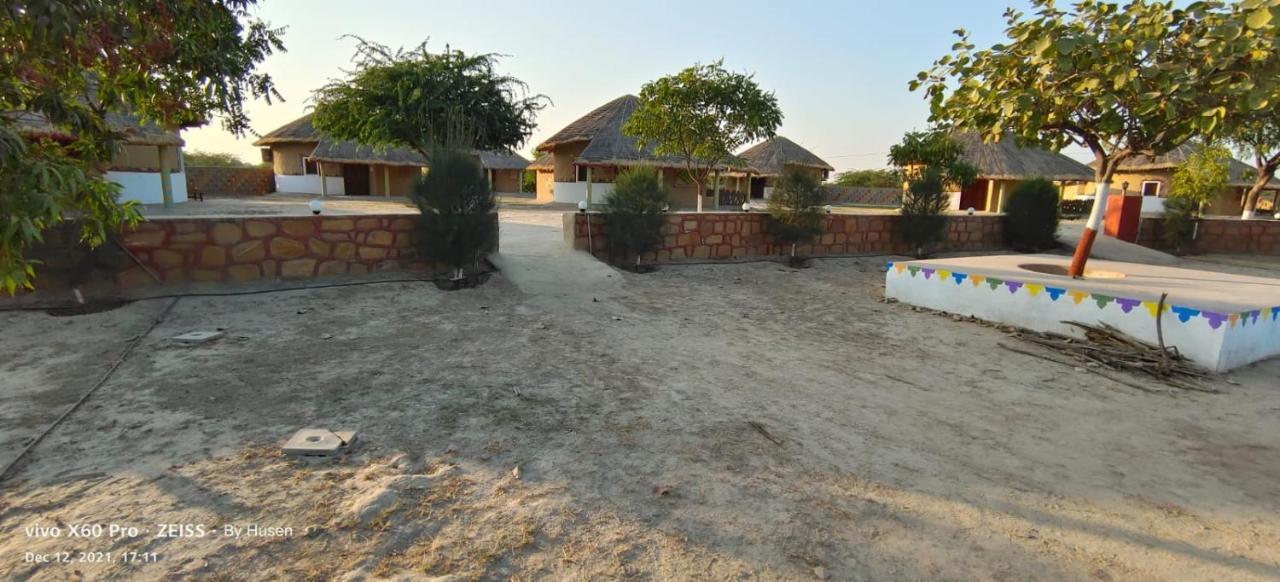 Mahefeel E Rann Resort Bherandiāla Kültér fotó