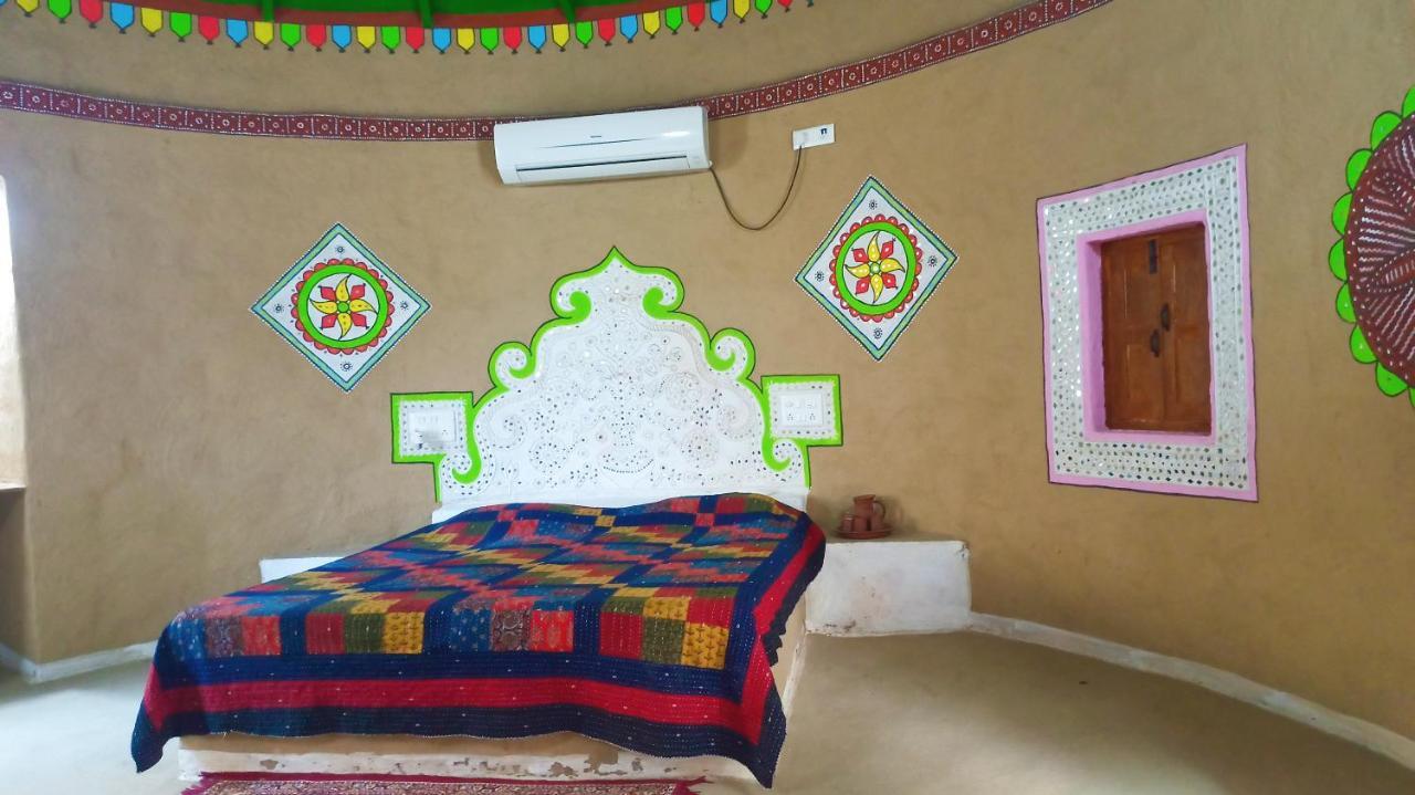 Mahefeel E Rann Resort Bherandiāla Kültér fotó