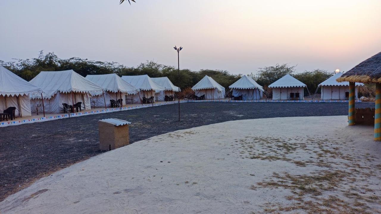 Mahefeel E Rann Resort Bherandiāla Kültér fotó