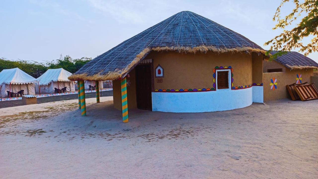 Mahefeel E Rann Resort Bherandiāla Kültér fotó