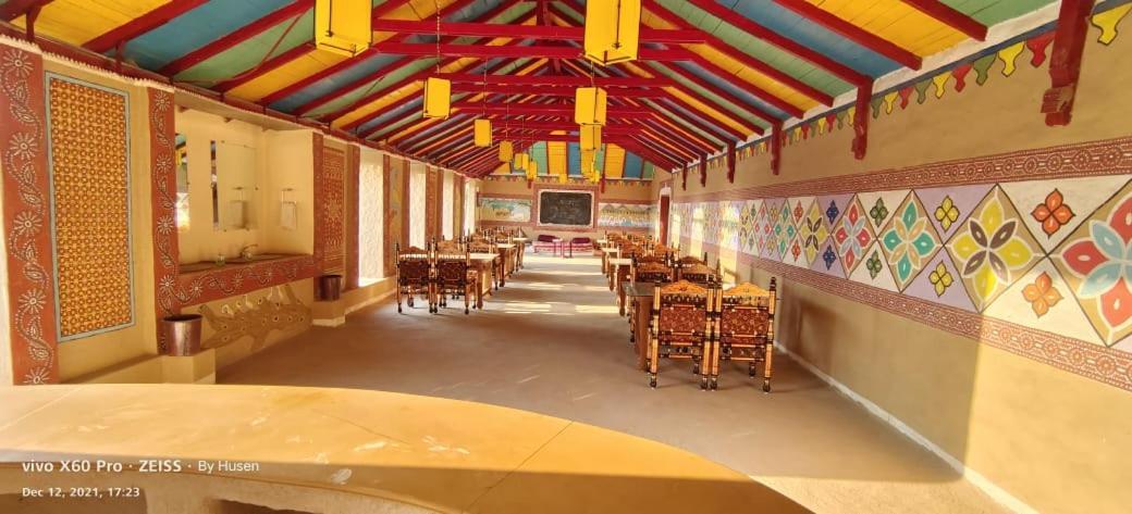 Mahefeel E Rann Resort Bherandiāla Kültér fotó