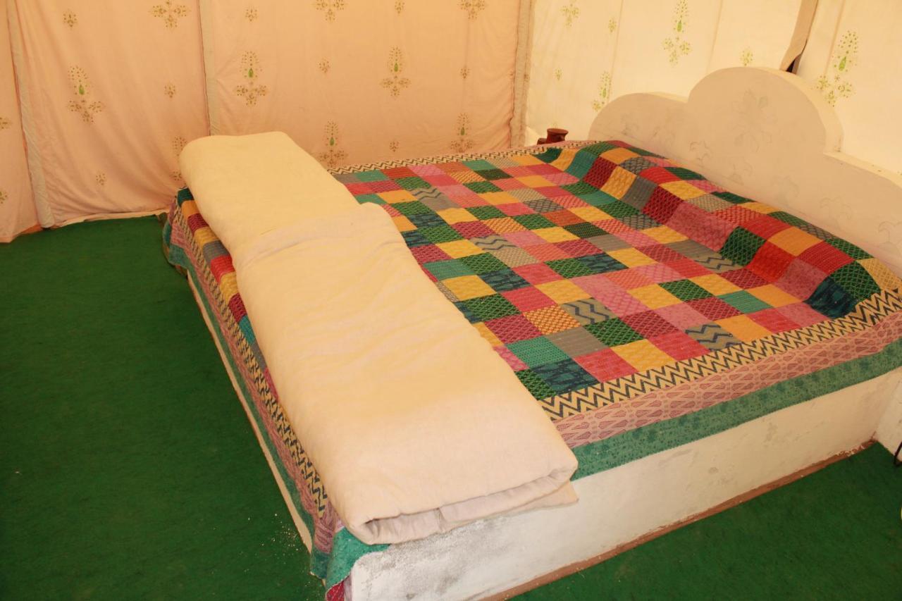 Mahefeel E Rann Resort Bherandiāla Kültér fotó