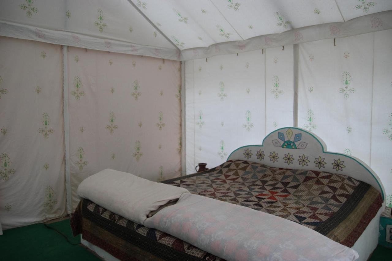 Mahefeel E Rann Resort Bherandiāla Kültér fotó