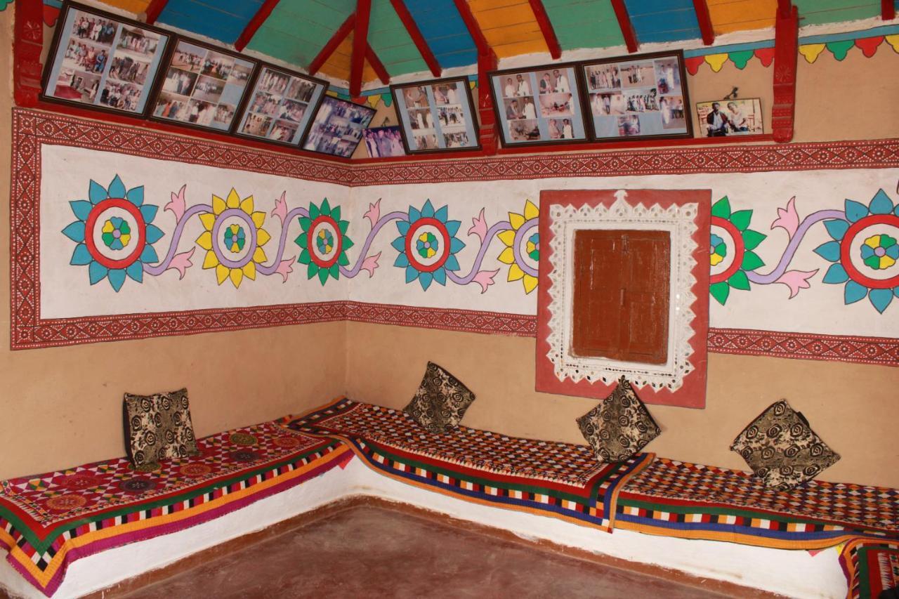 Mahefeel E Rann Resort Bherandiāla Kültér fotó